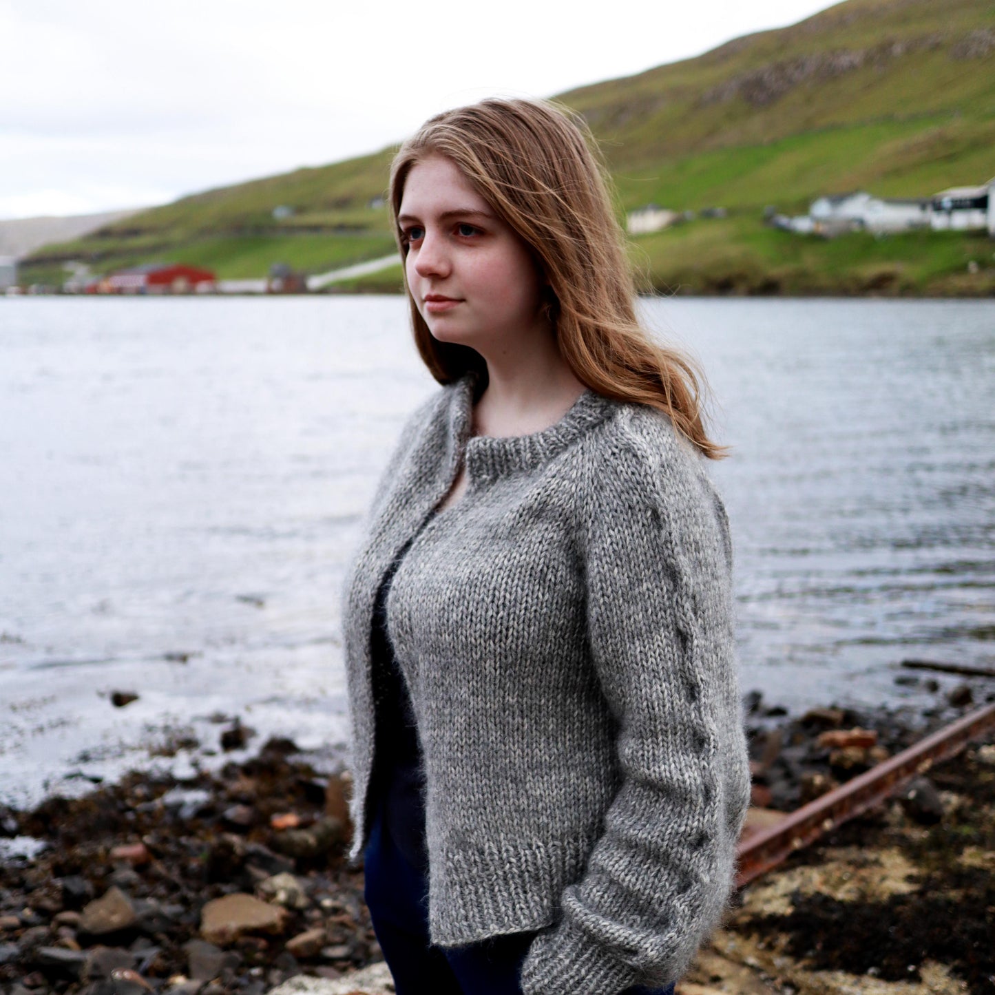 Bylgju Cardigan PDF knit pattern