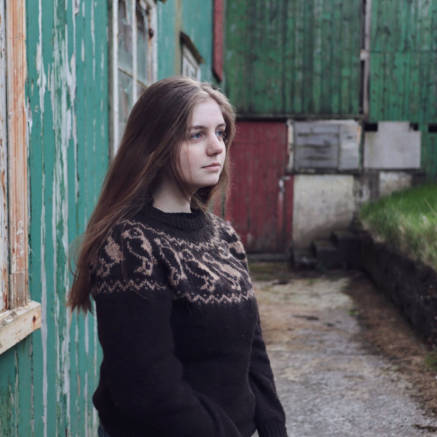Lundar sweater PDF knit pattern for women